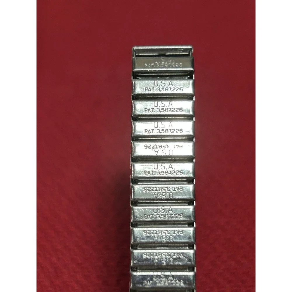 Vintage 1973 Caravelle Bulova Watch Womens Manual Wind Stretch Band READ